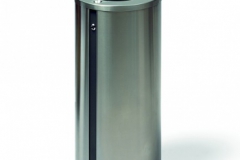113. Corbeille 60 litres avec cendrier