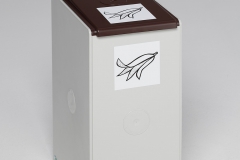 235. Poubelle de tri 40 litres avec couvercle