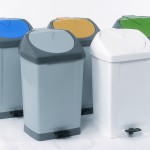 219. Poubelle 60 litres à couvercle basculant