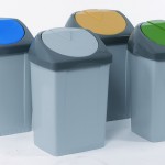 218. Poubelle 60 litres à couvercle basculant